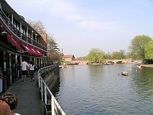 River and royal shakespeare theatre 15a07