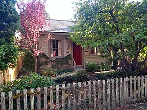 2087 Byron St, Victoria, BC, Canada