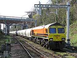 66623 passes Reading West 1st April 2019.jpg
