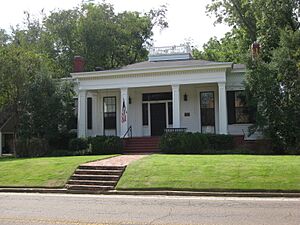 940 E Broad St West Point MS