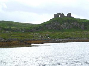 Achadun Castle from the anchorage in Achadun Bay - geograph.org.uk - 952003