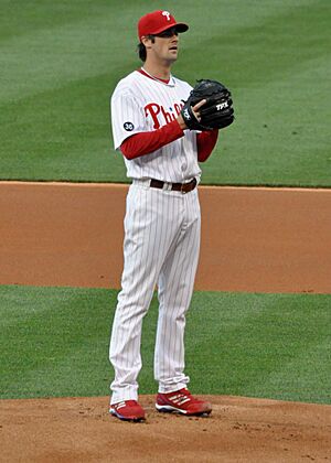 Cole Hamels pitching 2010.jpg