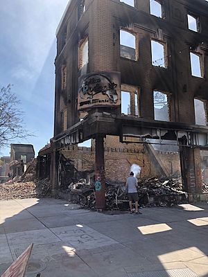 El Nuevo Rodeo club in Minneapolis 2020-05-31 after George Floyd protests the previous days