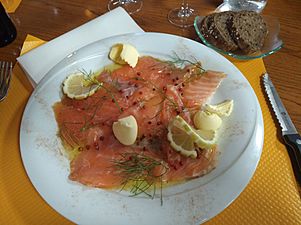 Gravlax de saumon, auberge des Tilleuls, monts du Beaujolais (août 2019)