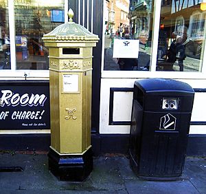 Lincoln Gold Postbox