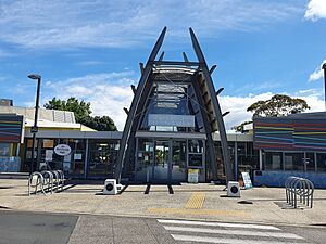 Māngere Arts Centre - Ngā Tohu o Uenuku 20220119 110701