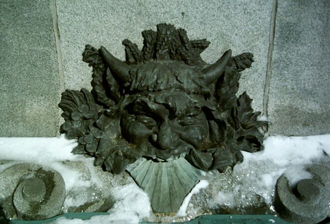 Monument Maisonneuve Mascaron