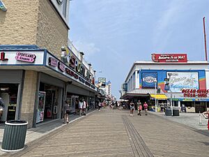 Ocean City MD boardwalk at Worcester Street looking north