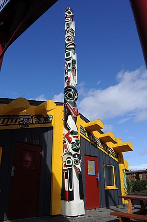 Seattle - Totem House - restored totem pole 02