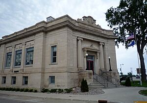2009-0619-Marinette-library