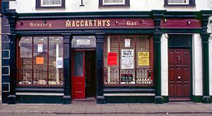 Castletownbere-04-Maccarthy's Bar and Grocery-1989-gje