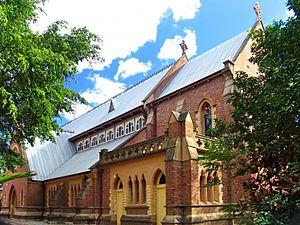 Holy Trinity Church, Brisbane.jpg