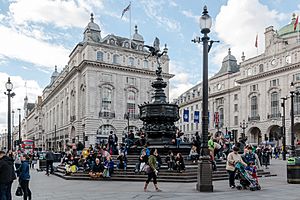 London, Piccadilly Circus -- 2016 -- 4866