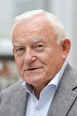 Official portrait of Leszek Miller 3.jpg