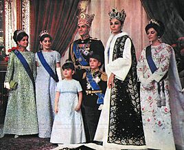 Pahlavi family coronation (cropped)