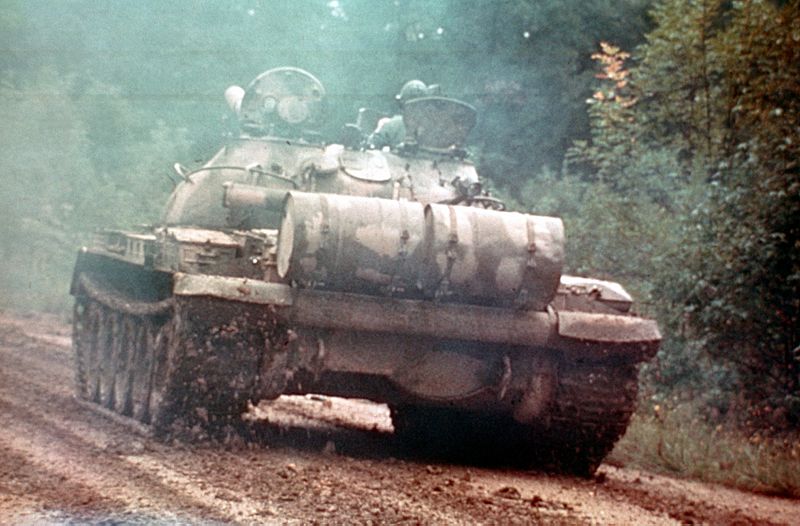 Rear view of a T-62A