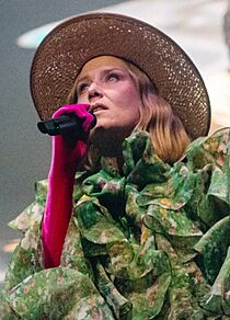 Roisin Murphy BBC6Roundh070320-20 (49784656711) (cropped)