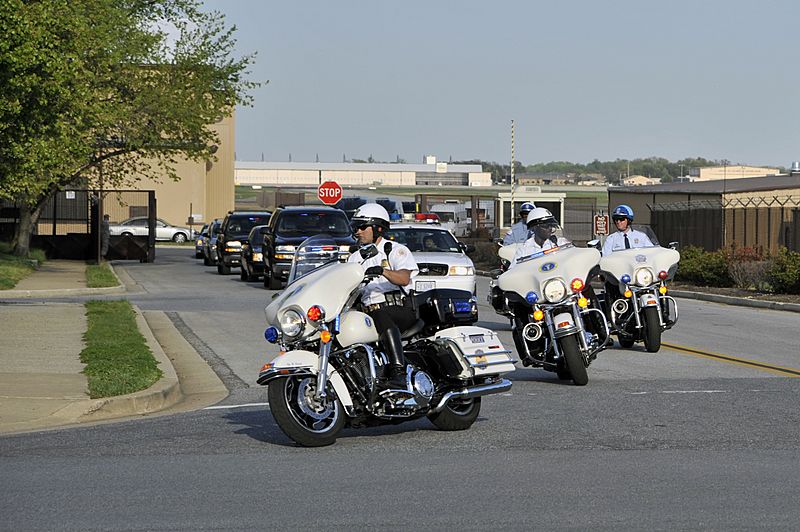 South Korean presidential motorcade leaves ADW 2010-04-11