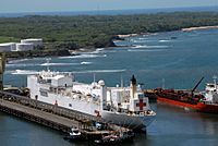 US Navy 070730-N-8704K-092 The Military Sealift Command (MSC) hospital ship USNS Comfort (T-AH 20) is moored in Acajutla, El Salvador