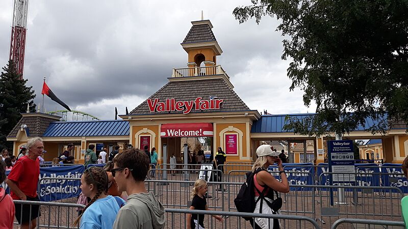 Valleyfair entrance gate