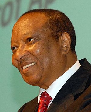 Apolo Nsibambi Facts for Kids