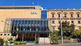 Australian Museum, Sydney-William Street view.jpg