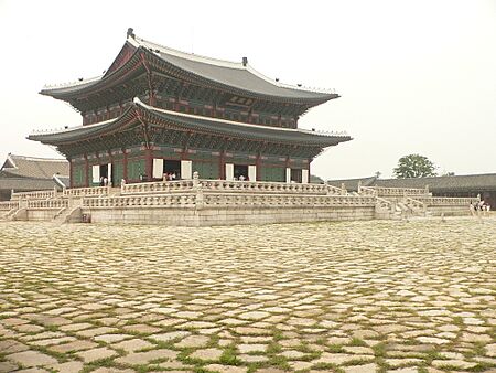 Gyeongbokgung-KeunJeongJeon-02