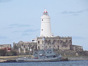 R.O.U. 27 Banco Ortiz atracado en Isla de Flores, Uruguay.