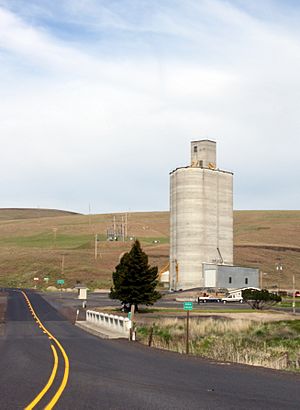 Grain elevator along Oregon Route 206 in Ruggs