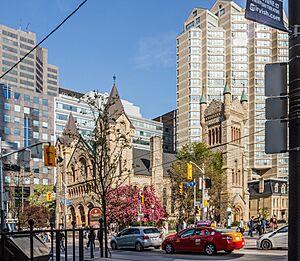 St Andrew's Presbytarian Church as seen from Lone Star Texas Grill - Toronto 2017-05-18 7596