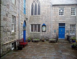 St Peter's Church, Aberdeen entrance by Bill Harrison Geograph 3873735.jpg