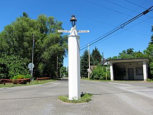 The "White Post" in the intersection of White Post Road and Berrys Ferry Road