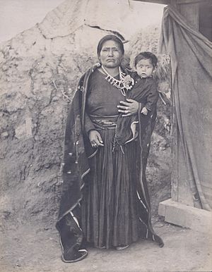 "Navaho woman (with child)." Department of Anthropology, 1904 World's Fair