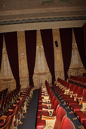 1990 - Roxy Theatre and Peters Greek Cafe Complex - Auditorium (5061432b4)