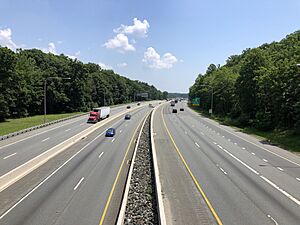 2022-07-20 12 33 13 View north along Interstate 95 (Delaware Turnpike) from the overpass for Welsh Tract Road in Newark, New Castle County, Delaware