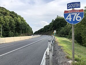 2022-08-06 18 58 33 View south along Interstate 476 (Pennsylvania Turnpike Northeast Extension) just south of Exit 74 in Parryville, Carbon County, Pennsylvania