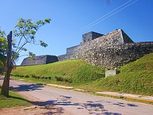 Castillo de San Felipe, Bacalar, Q. Roo. - panoramio