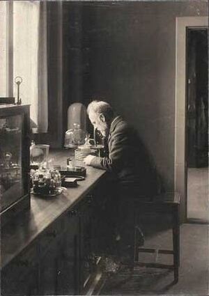 Emil Christian Hansen in the lab by Frederik Riise
