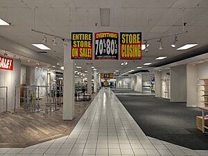 Hudson's Bay - Store closing sale - 20250524 - 06