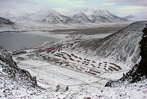 Longyearbyen-Adventsfjorden-And-Valley