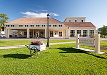 Mammoth Hot Springs Hotel Exterior (48877177168)