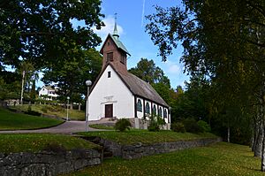 Olsfors kyrka från väster 1.JPG