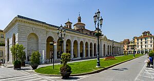 Piazzale Arnaldo e Mercato dei grani da est a Brescia