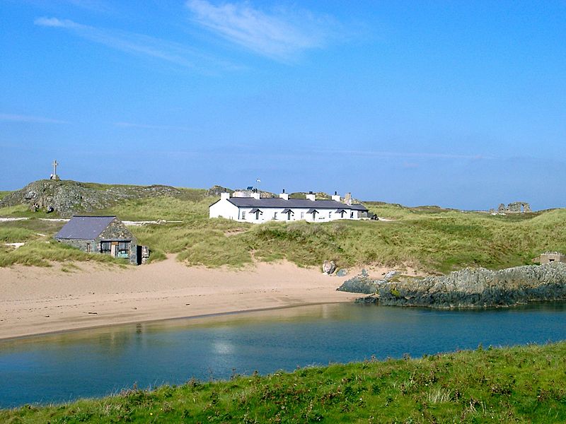 PilotscottagesonLlanddwyn