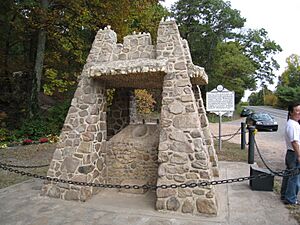 Pin Oak Fountain Pin Oak WV 2008 10 12 04