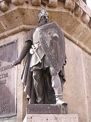 Richar fearless statue in falaise