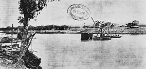 StateLibQld 2 15890 Construction of the Alexandra Railway Bridge at Rockhampton, 1898