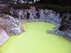 Sulfurous pond at Waiotapu