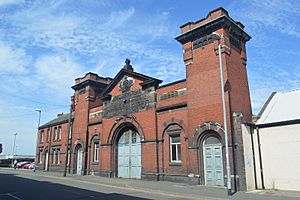 Victoria Road Drill Hall - College Road - geograph.org.uk - 3935335.jpg