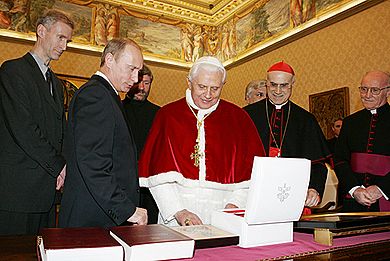 Vladimir Putin in the Vatican City 13 March 2007-4
